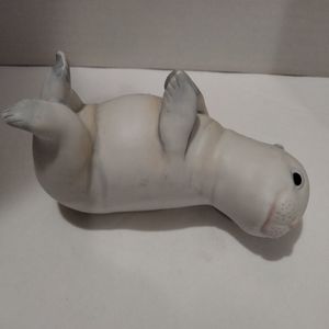 Baby Seal figurine  1990 artaffects